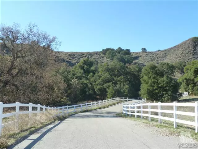 6475 Chesebro Road, Agoura Hills, CA 91301