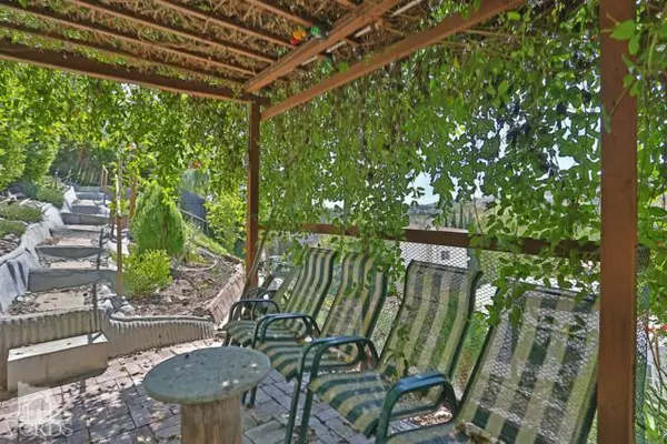 Woodland Hills, CA 91364,5154 Don Pio Drive