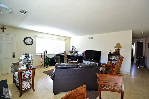 Newbury Park, CA 91320,616 Avenida Del Platino