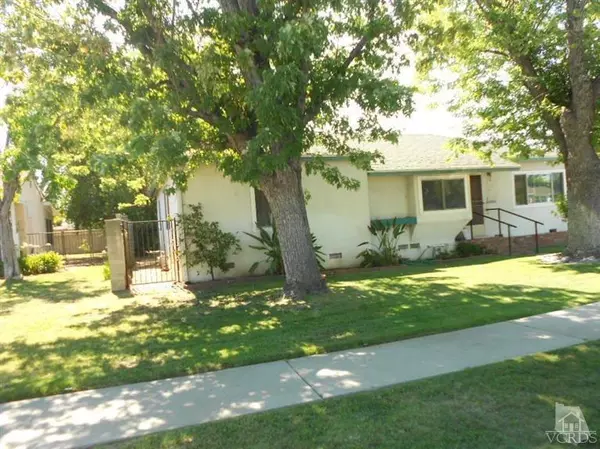 Tarzana, CA 91335,6133 Topeka Drive