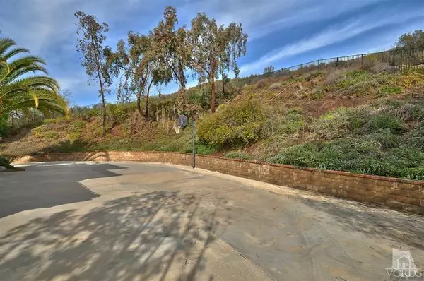 Westlake Village, CA 91361,2514 Sandycreek Drive