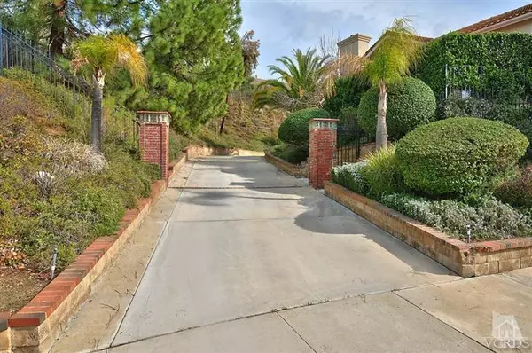 Westlake Village, CA 91361,2514 Sandycreek Drive