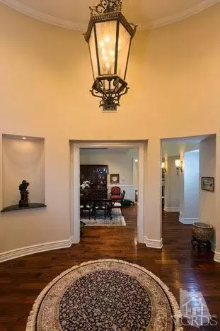 Lake Sherwood, CA 91361,106 Queens Garden Drive