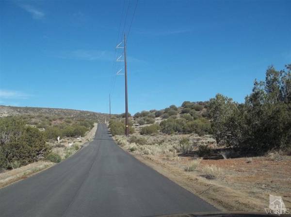 Tanganda Road, Tehachapi, CA 93561