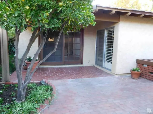 Westlake Village, CA 91361,1124 Nottingwood Circle