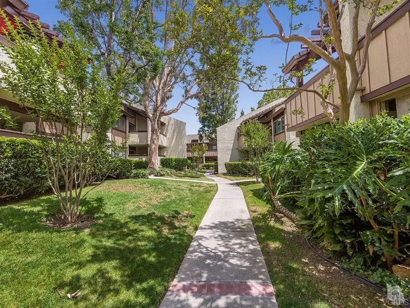 1342 E Hillcrest Drive #15, Thousand Oaks, CA 91362