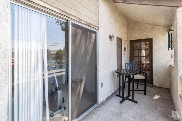 Simi Valley, CA 93063,3174 Darby Street #206