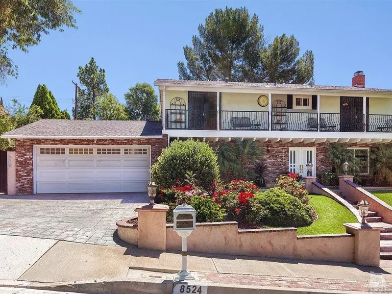 8524 moorcroft Avenue, West Hills, CA 91304