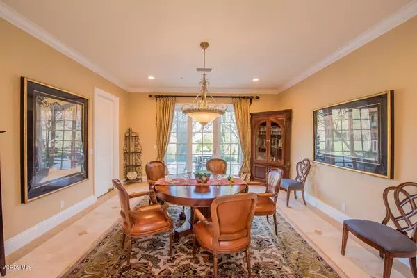 Westlake Village, CA 91361,2853 Ladbrook Way