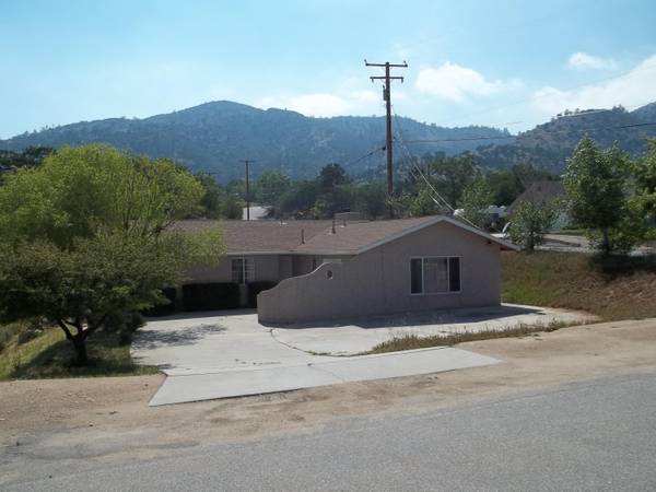 21300 Hacienda Drive, Tehachapi, CA 93561