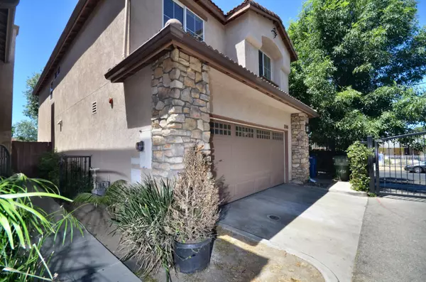 North Hills, CA 91343,15450 Mustang Lane