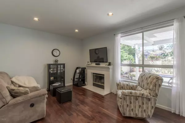 Oak Park, CA 91377,417 Zeno Way