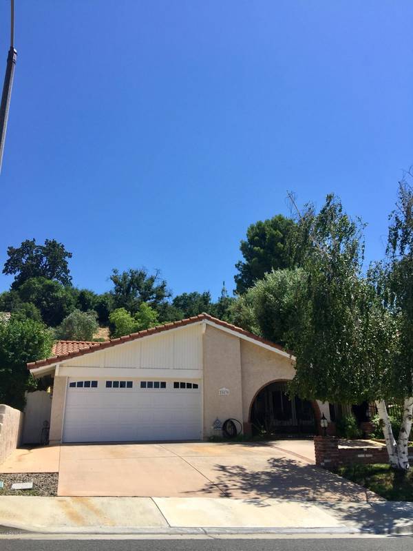 28830 Calabria Drive, Agoura Hills, CA 91301