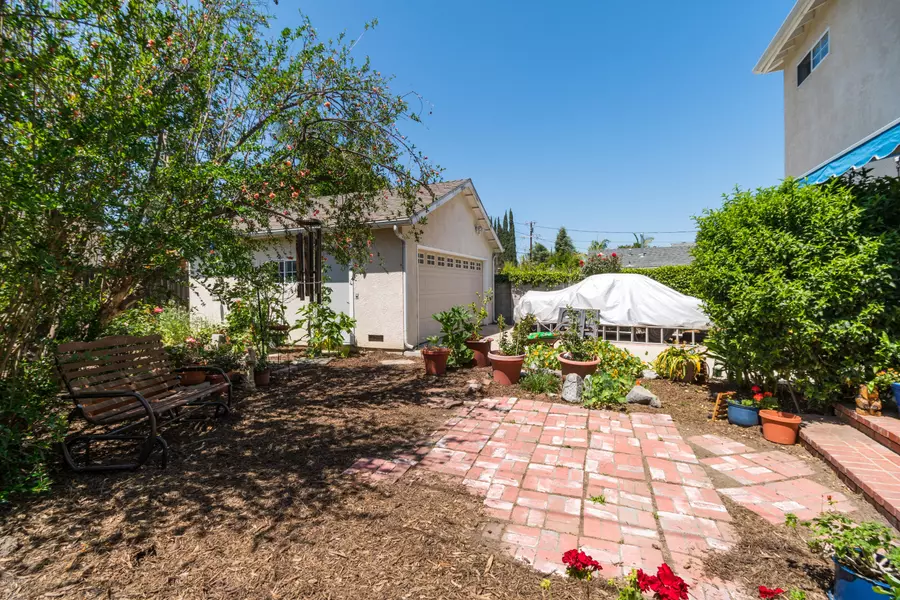 4903 Newcastle Avenue, Encino, CA 91316