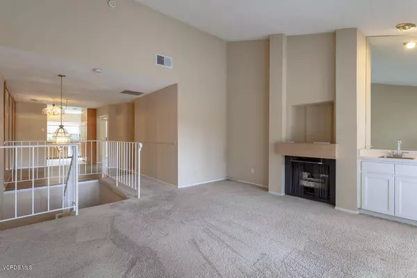 Porter Ranch, CA 91326,11455 Tampa Avenue #167