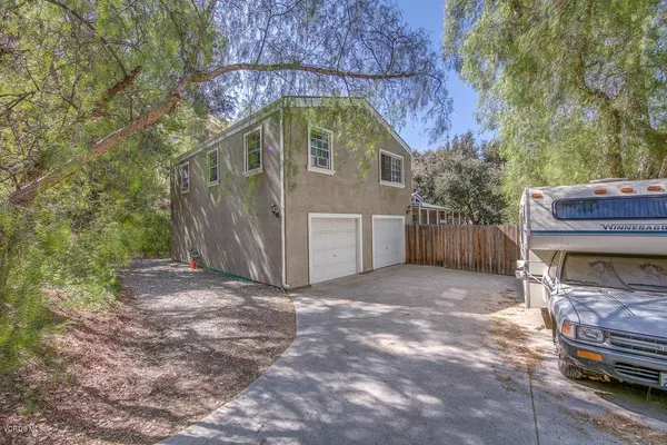 Simi Valley, CA 93063,6073 Ash Street