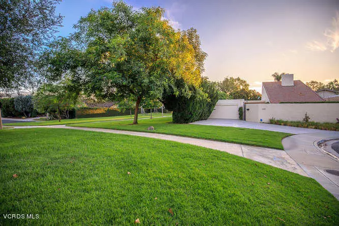 Westlake Village, CA 91361,4401 Beaconsfield Court