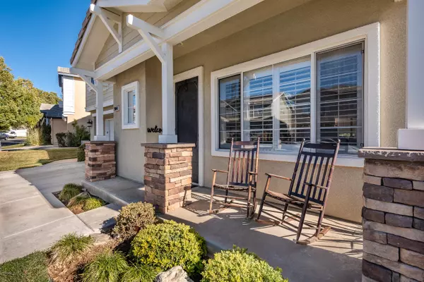 Valencia, CA 91354,28048 Keepsake Way