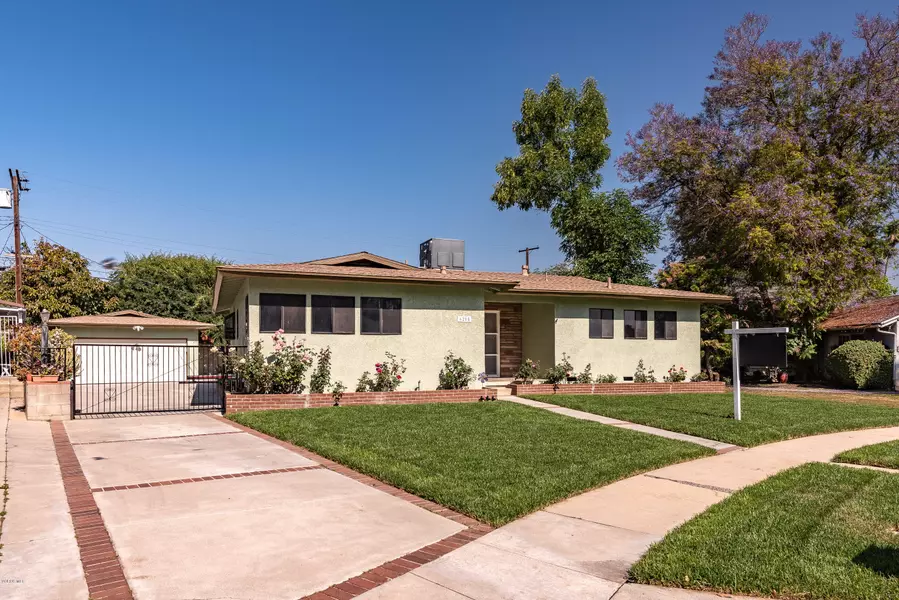 6215 Beckford Avenue, Tarzana, CA 91335