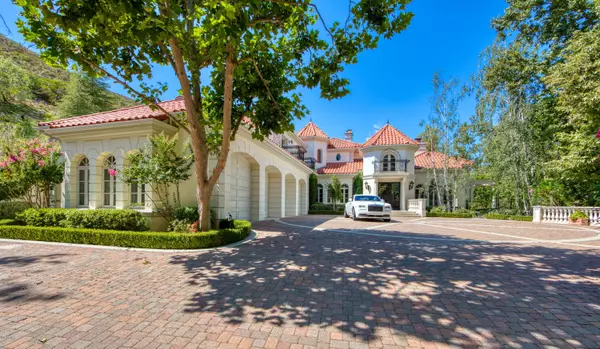 Westlake Village, CA 91362,677 Lakeview Canyon Road