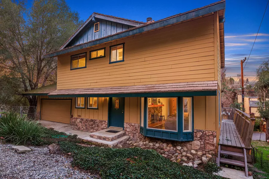 29043 Lake Drive, Agoura Hills, CA 91301