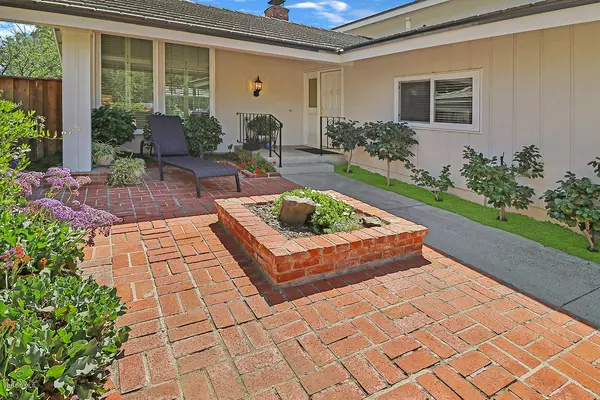 Westlake Village, CA 91361,1662 Margate Place