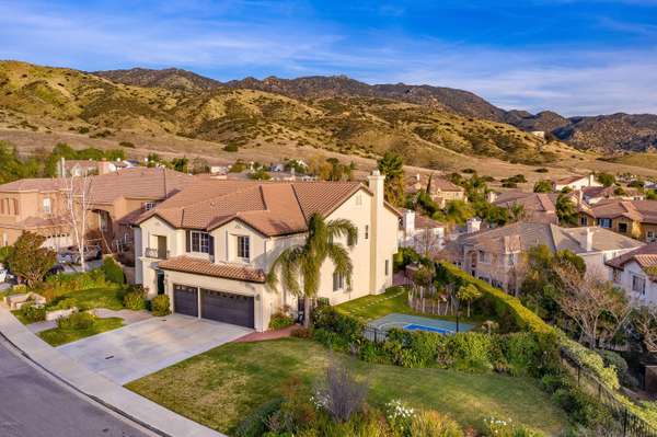 3342 Wolf Creek Court, Simi Valley, CA 93063