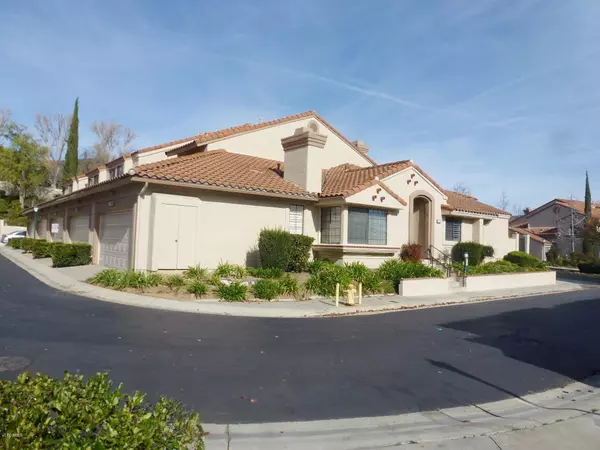 460 Country Club Drive #E, Simi Valley, CA 93065