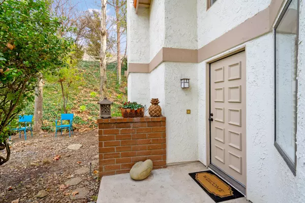 Westlake Village, CA 91362,668 Arroyo Oaks Drive