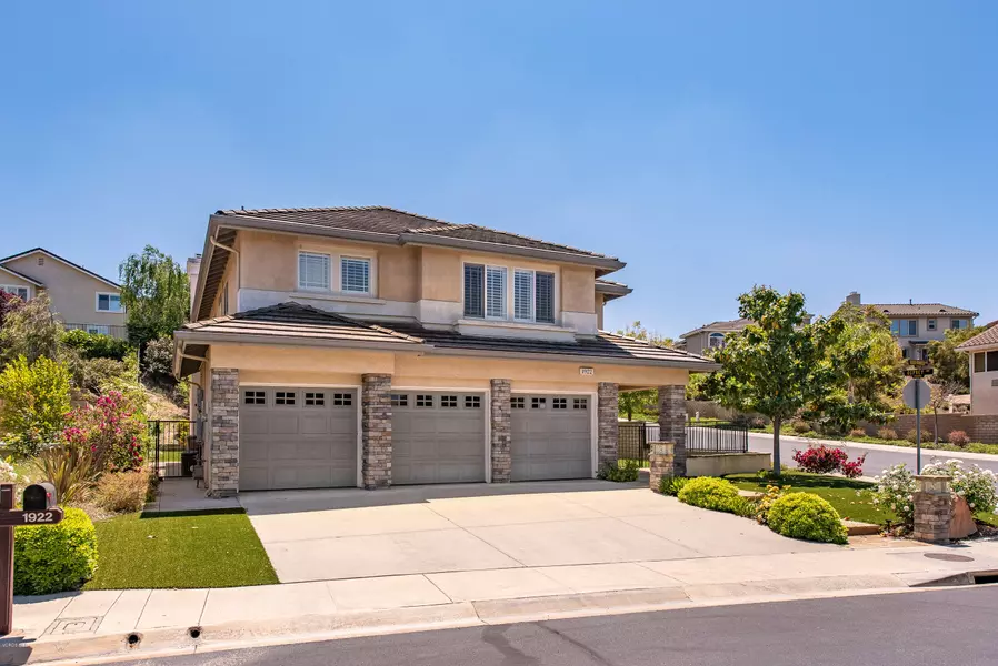 1922 Roadrunner Avenue, Newbury Park, CA 91320