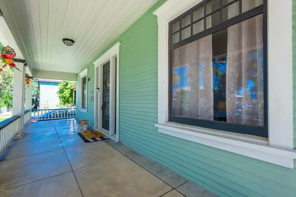 Santa Ana, CA 92706,1727 N Bush Street