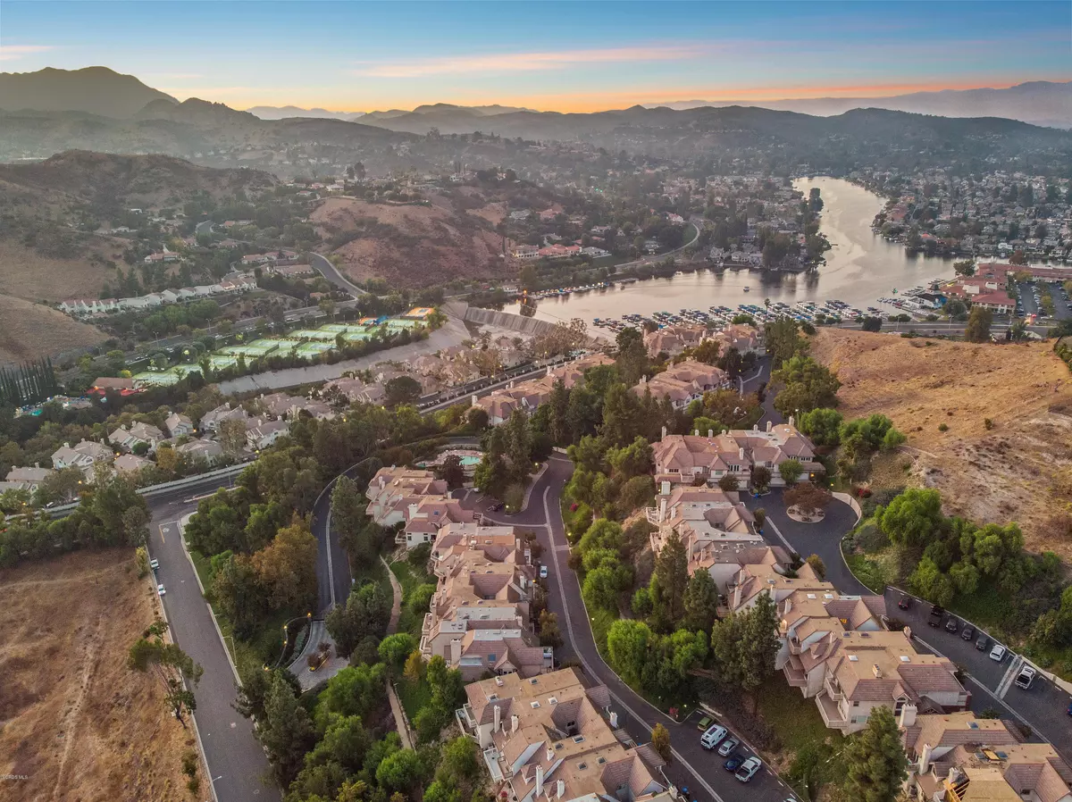 Westlake Village, CA 91361,32122 Canyon Crest Court