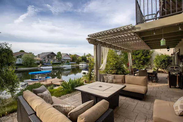 Westlake Village, CA 91361,1561 La Venta Drive