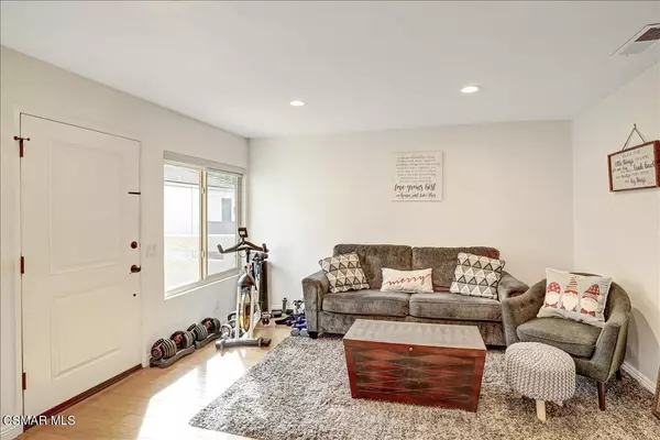 Westlake Village, CA 91362,590 Via Colinas