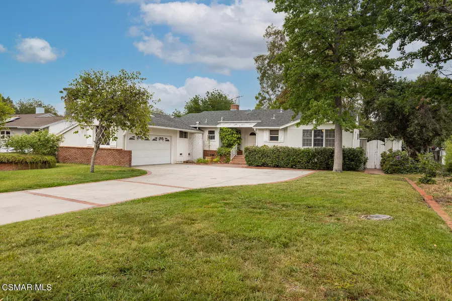 8855 Oak Park Avenue, Sherwood Forest, CA 91325