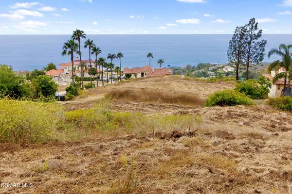 Avenida De La Encinal,  Malibu,  CA 90265