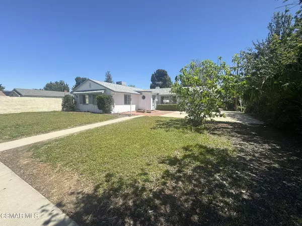 West Hills, CA 91307,7414 Woodlake Avenue