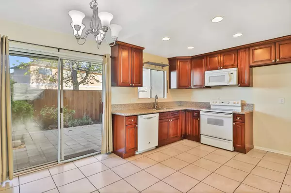 5362 Lake Lindero Drive, Agoura Hills, CA 91301