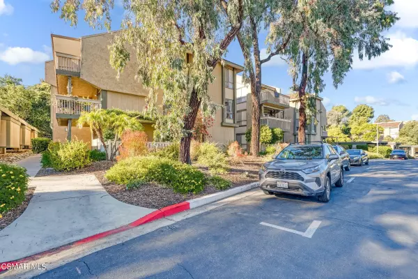 Thousand Oaks, CA 91360,327 Chestnut Hill Court #21