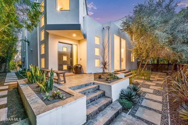 13042 Rose Avenue, Los Angeles, CA 90066