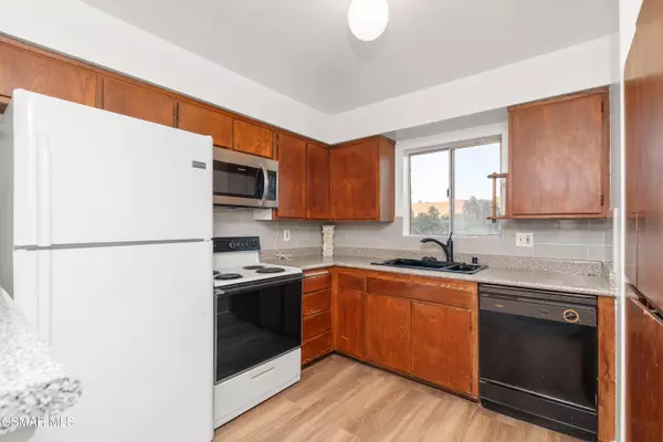 Agoura Hills, CA 91301,27472 Country Glen Road