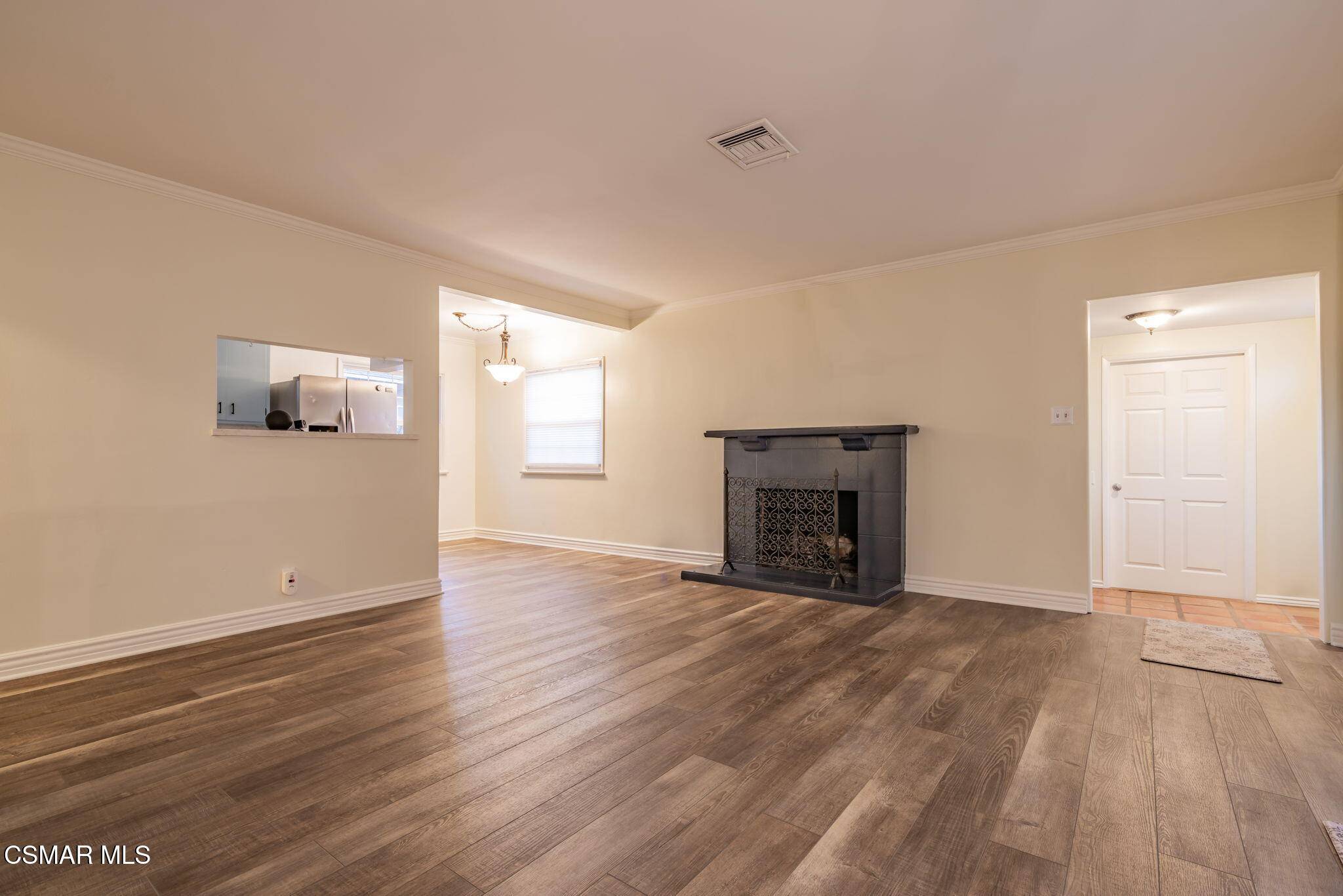 Woodland Hills, CA 91367,22637 Mariano Street
