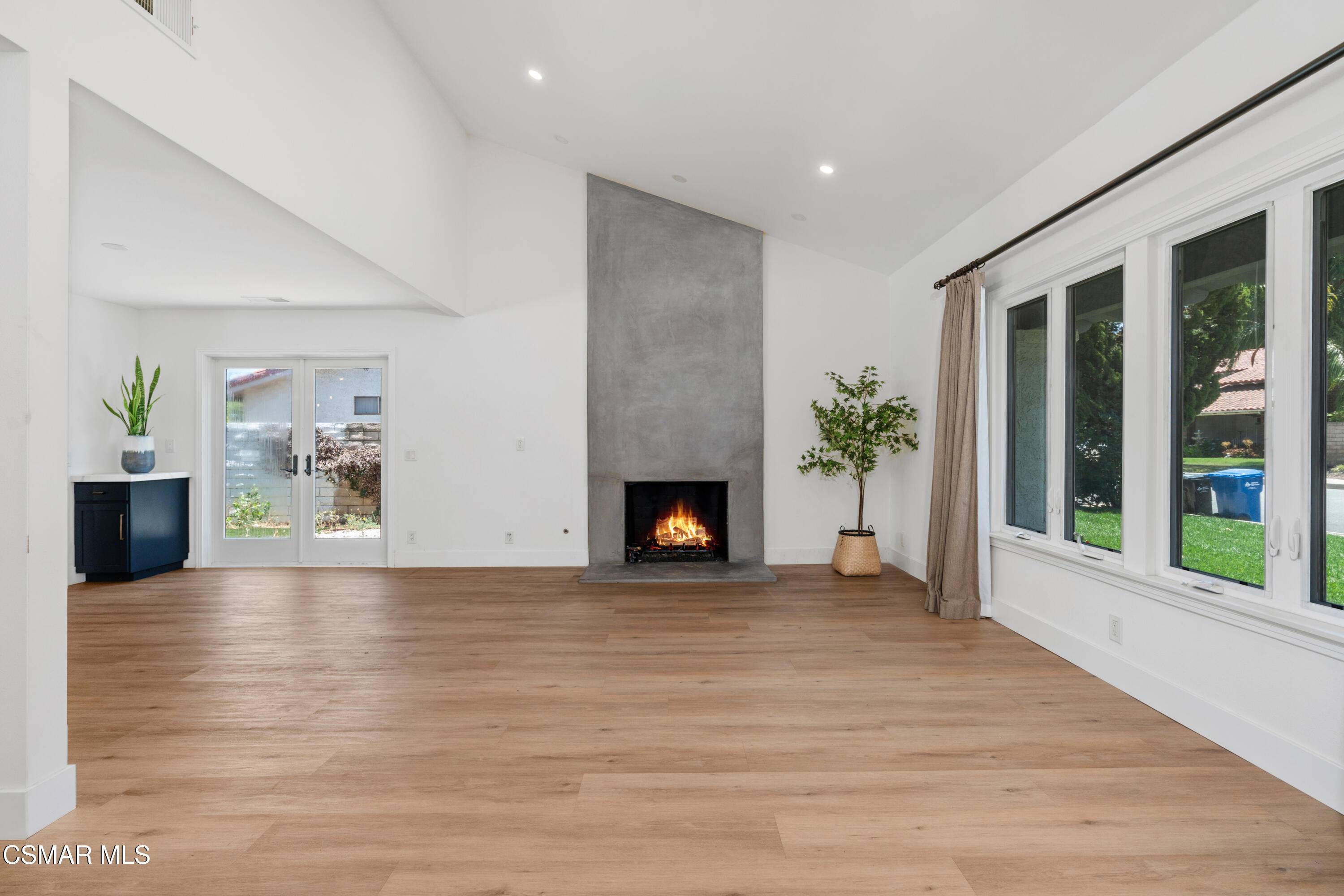 Westlake Village, CA 91361,2257 Glastonbury Road