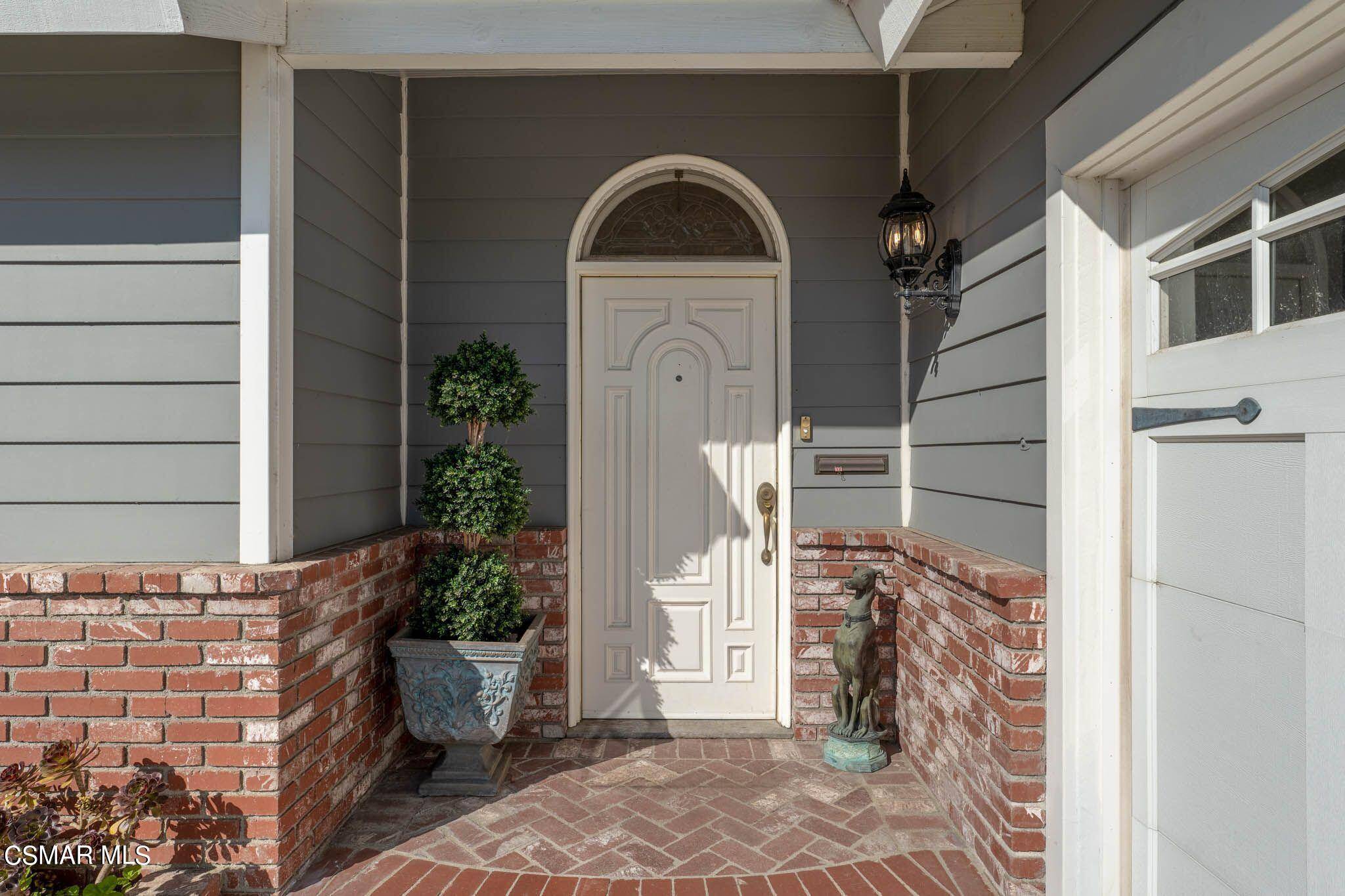 Westlake Village, CA 91361,32146 Oakshore Drive