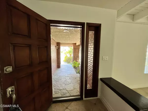 Agoura Hills, CA 91301,29160 Oakpath Drive