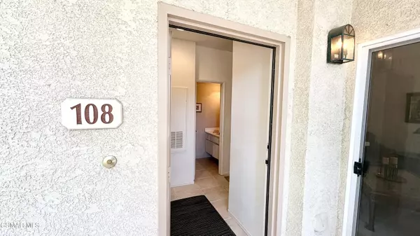 Oak Park, CA 91377,5824 Oak Bend Lane #108