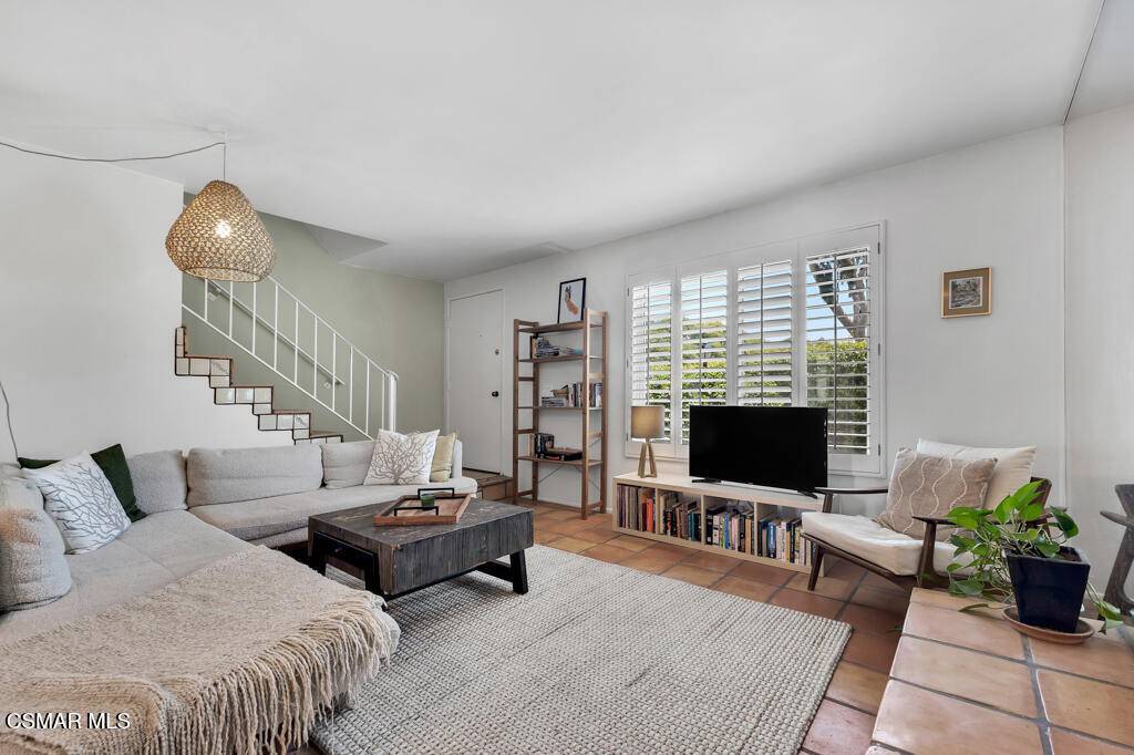 Thousand Oaks, CA 91361,224 Green Lea Place