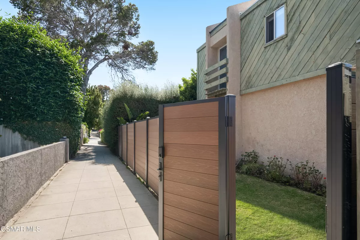 Santa Monica, CA 90405,717 Copeland Court #4