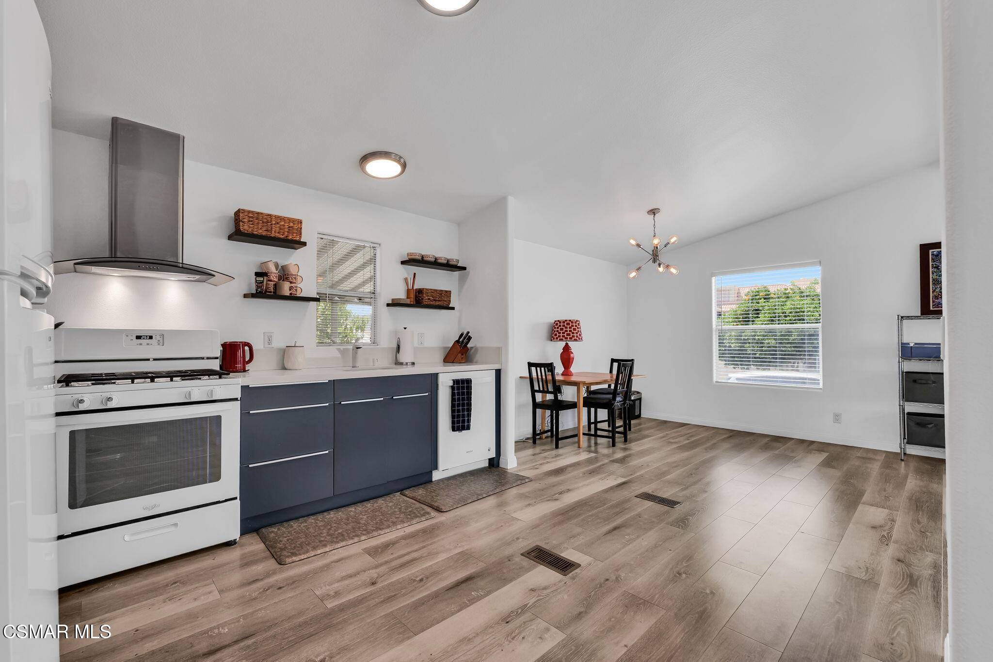 Thousand Oaks, CA 91362,198 N Skyline Drive #52