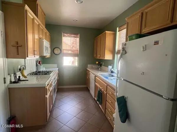 Simi Valley, CA 93063,5198 Pine Rose Court #12